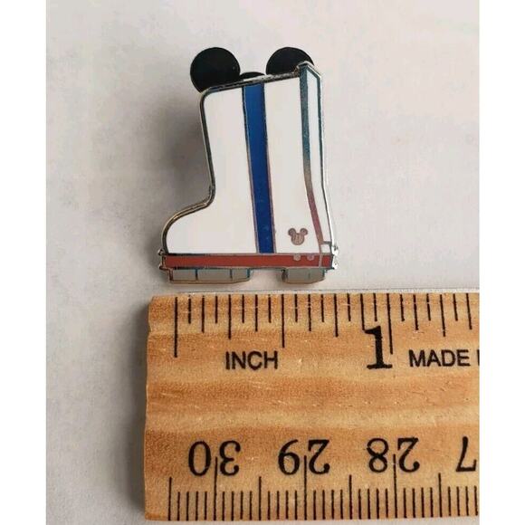 Disney WDW Hidden Mickey Series Retro Icons Horizons Boot Trading Pin - Picture 3 of 3